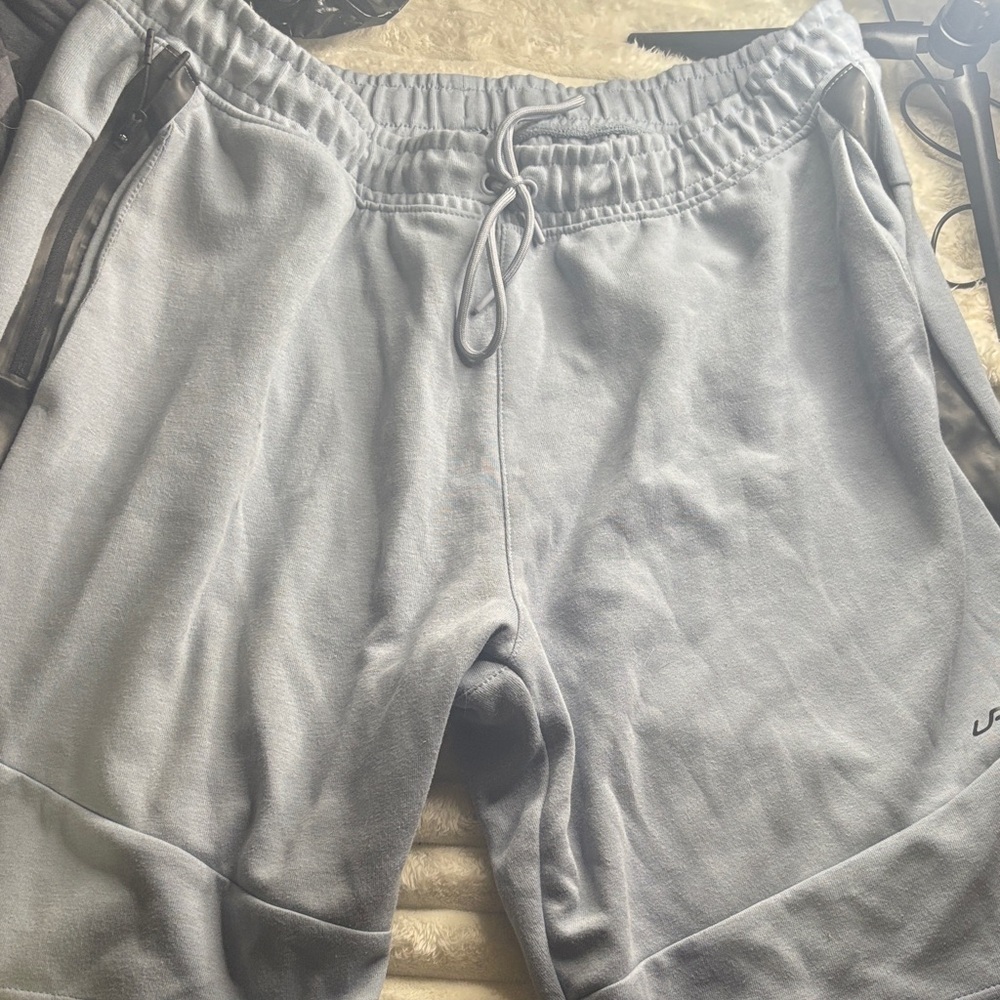 UA Men's Athletic Shorts in Light Gray